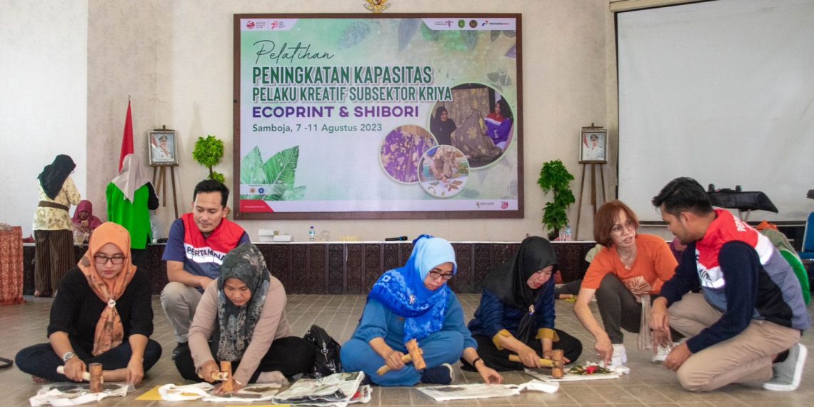 Kolaborasi dengan Kemanparekraf, Pertagas Gelar Pelatihan Ecoprint & Shibori di Kecamatan Samboja, Kukar