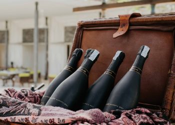 Alila Villas Uluwatu Membawa Keunikan dengan Alila Cava, Sparkling Wine Eksklusif