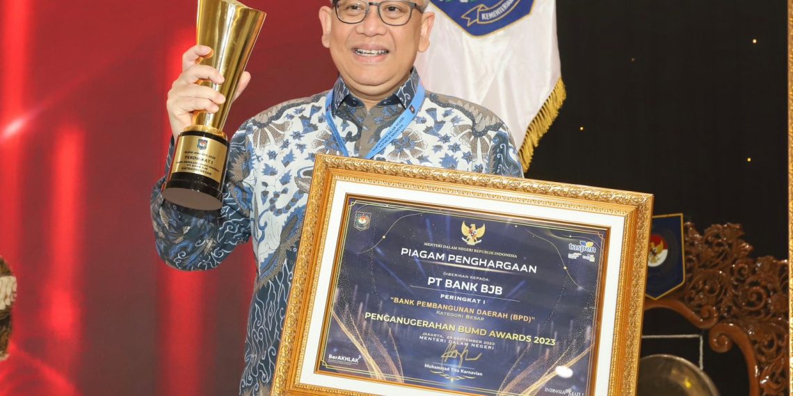 bank bjb Raih Penghargaan Peringkat I BPD Kategori Besar di Ajang BUMD Award 2023
