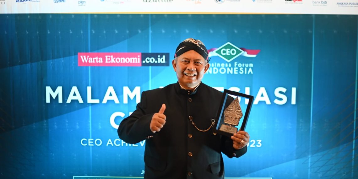 Dirut bank bjb Yuddy Renaldi Raih Penghargaan Best Performance CEO 2023