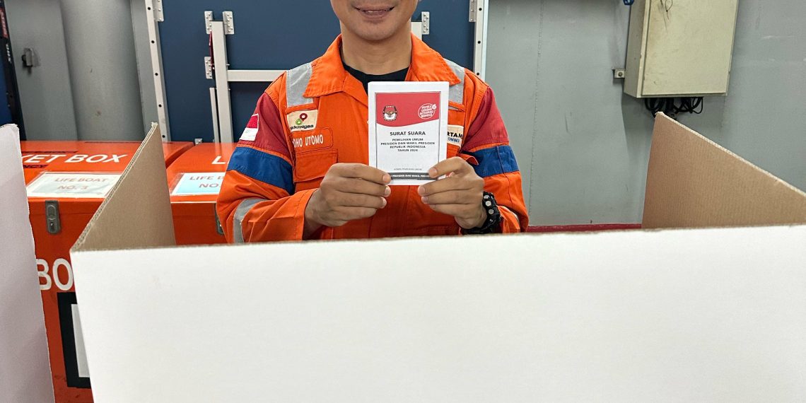 Rayakan Pesta Demokrasi, Pertamina Hulu Energi Salurkan Hak Pilih Pemilu di Lepas Pantai