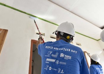 Tebar Semangat Berbagi, Pekerja MedcoEnergi Kembali Bangun Rumah Layak Huni di Mauk