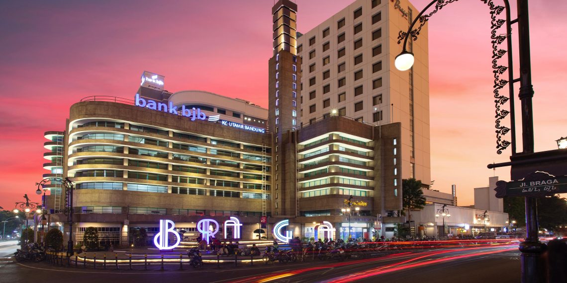 bank bjb Raih Penghargaan Best Brand Popularity dan Best Social Contribution Reputation di Indonesia Best Financial Awards 2024