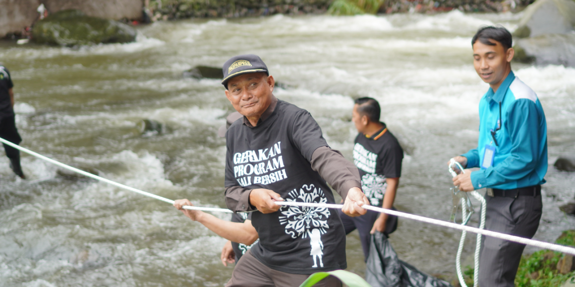 Gerakan Kali Bersih Di Enchanting Valley Bogor By Taman Safari Indonesia