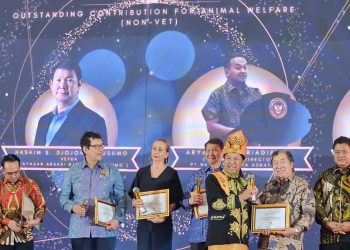 Bapak Jansen Manansang Dianugerahi Penghargaan atas Dedikasi Kesejahteraan Satwa oleh Perhimpunan Dokter Hewan Indonesia (PDHI)