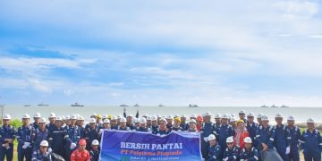 Bersama Jaga Laut dan Pantai, Polytama Wujudkan Semangat K3 Berkelanjutan