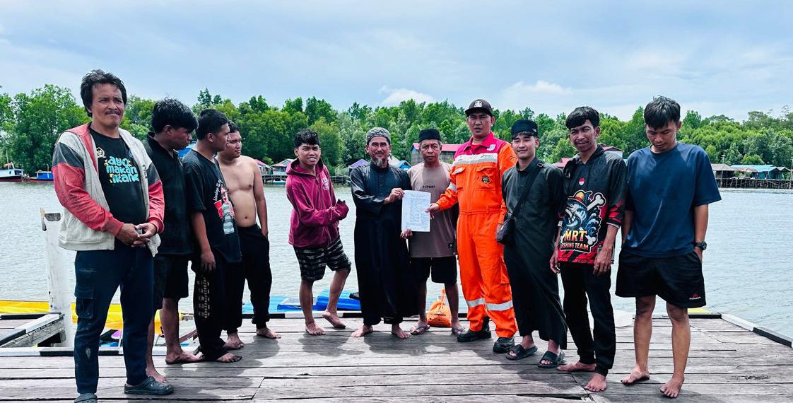 PHM  Selamatkan Tujuh Nelayan yang Terombang-ambing Selama Dua Haridi Selat Makassar