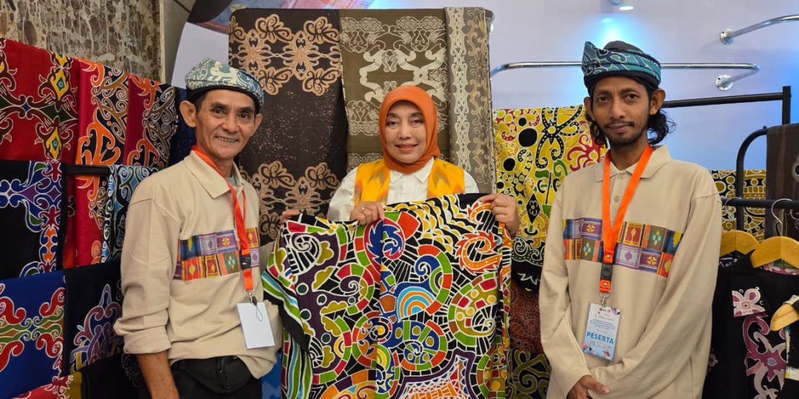 Membatik Inklusi: CSR PT Pertamina EP (PEP) Tarakan Field Bawa Karya Disabilitas ke HUT Dekranas ke-46