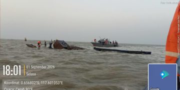 Tim Patroli PHM Berhasil Selamatkan Enam Awak Kapal Masyarakat yang Tenggelam di Perairan Mahakam